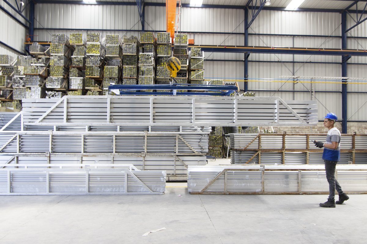 CONALUM warehouse with aluminum profiles